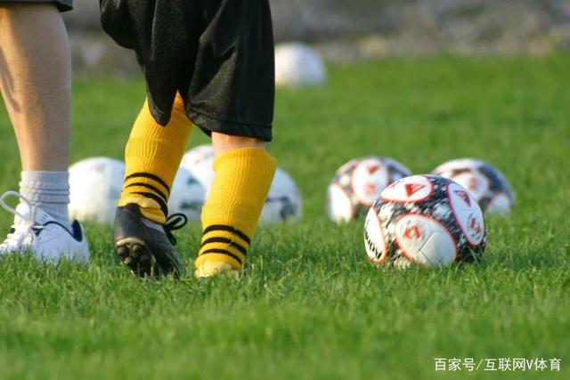 “中华体育精神大讲堂”进校园 花游世界冠军呙俐送上 “六一”礼物